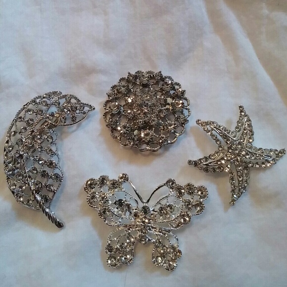Jewelry - SALE🌿Rhinestone Brooches